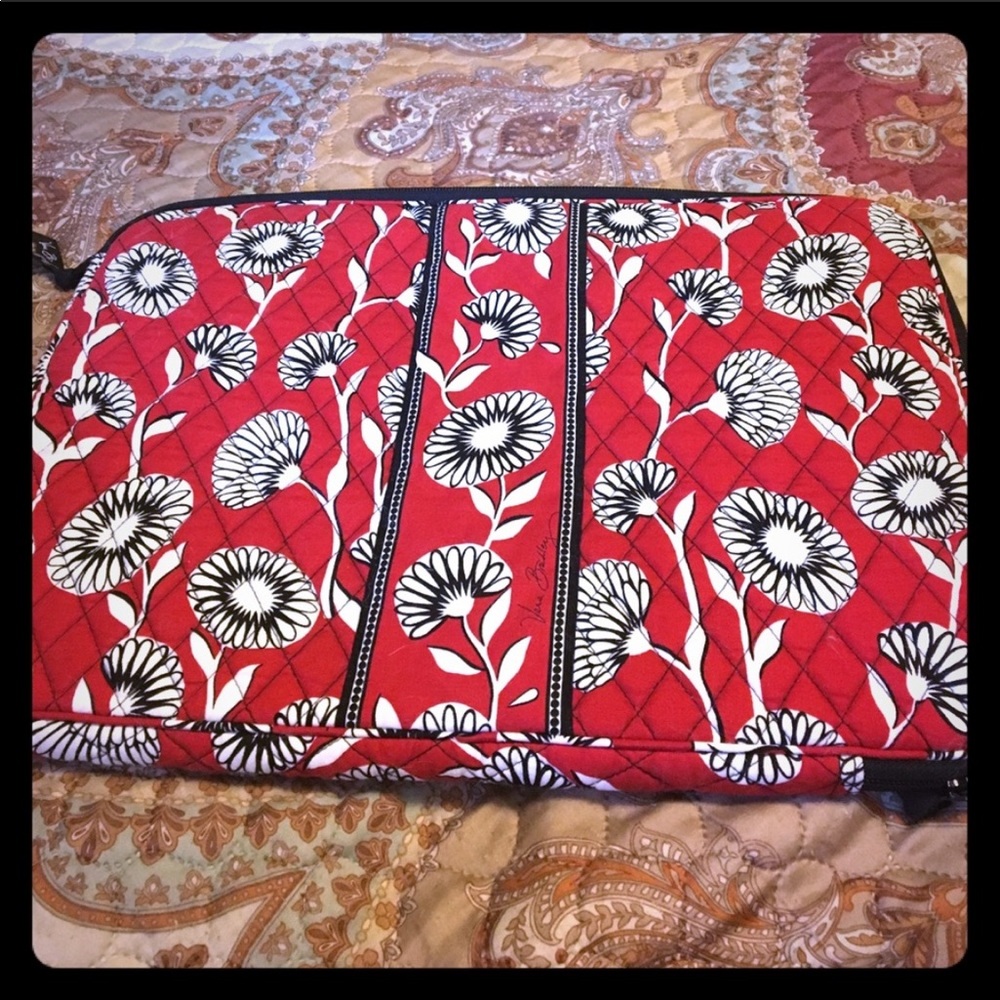Vera Bradley deco daisy laptop case NWOT